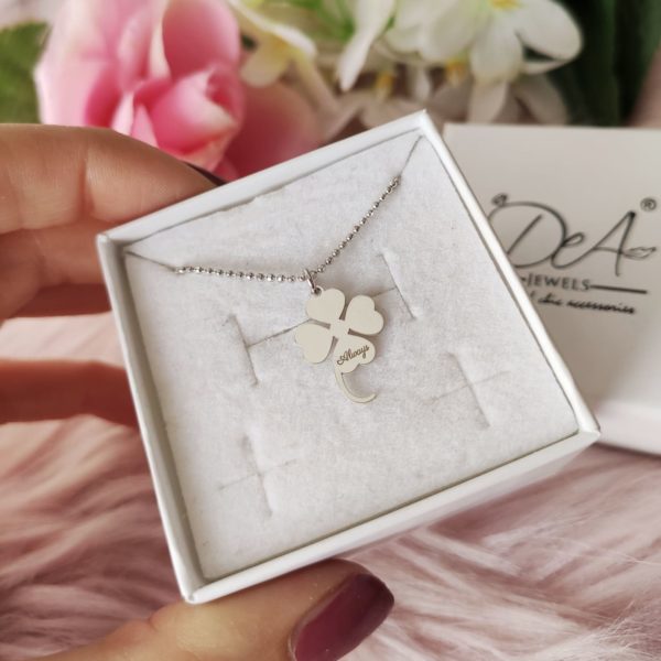 Collana con ciondolo magnetico a forma di cuore per donna